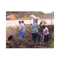 317_Cleaning_Moscu_ditch_by_hand.html