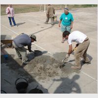 46_Mixing_concrete_Bolivian_style.JPG